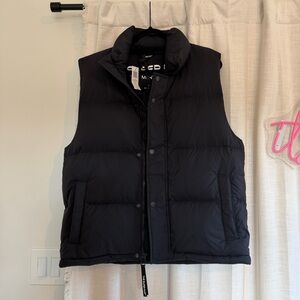 Aritzia Midnight Black Puffer Vest
